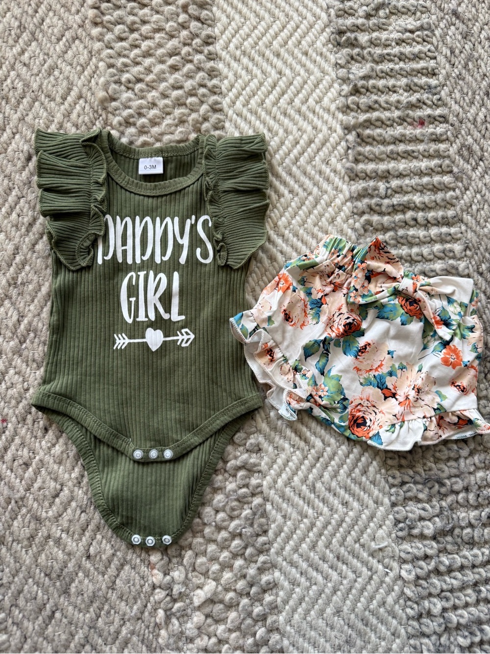 Olive Green "Daddy's Girl" Ruffled Bodysuit with Floral Bloomers 0-3 months new